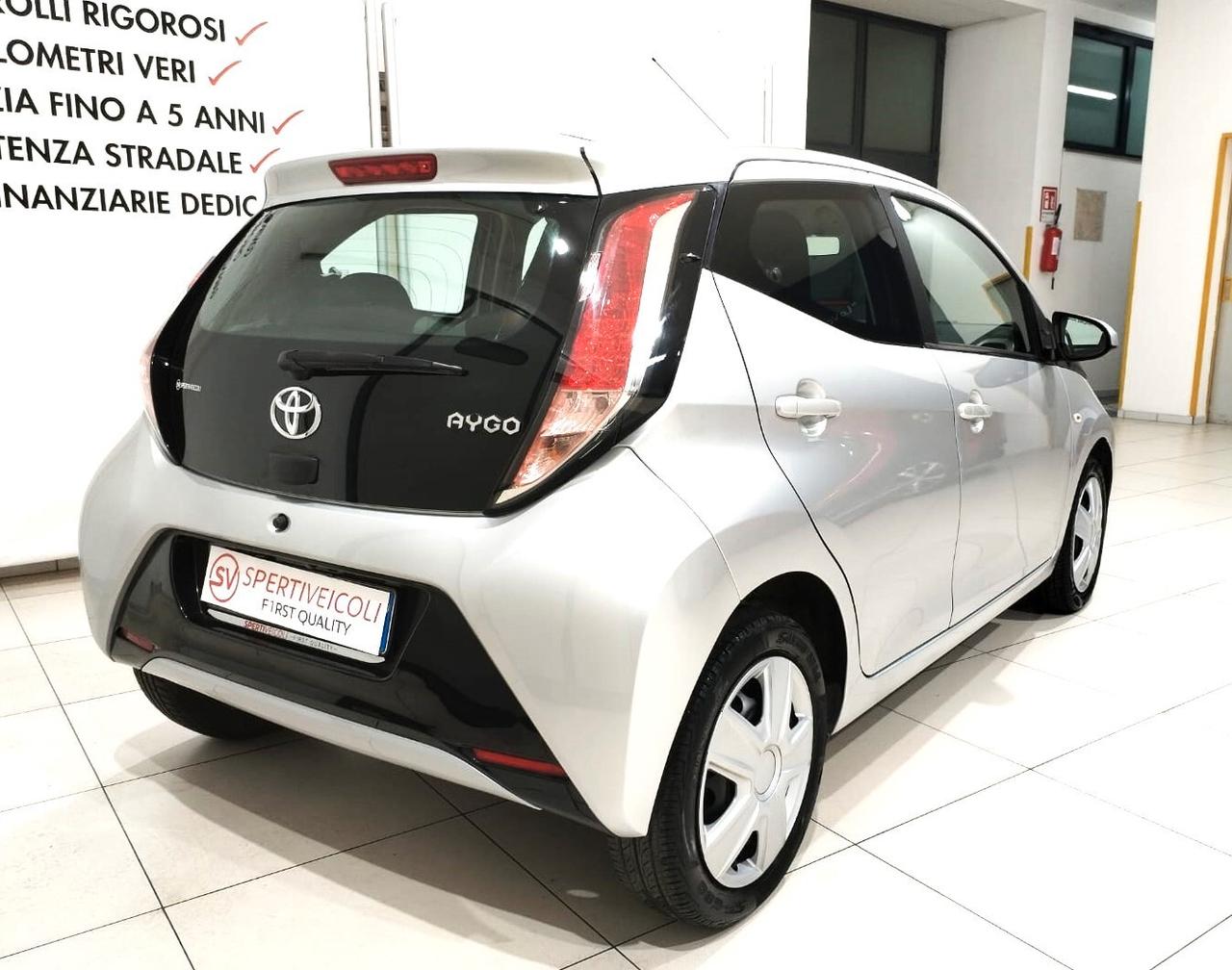 Toyota Aygo 1.0 VVT-i 69 CV 5 porte x-play
