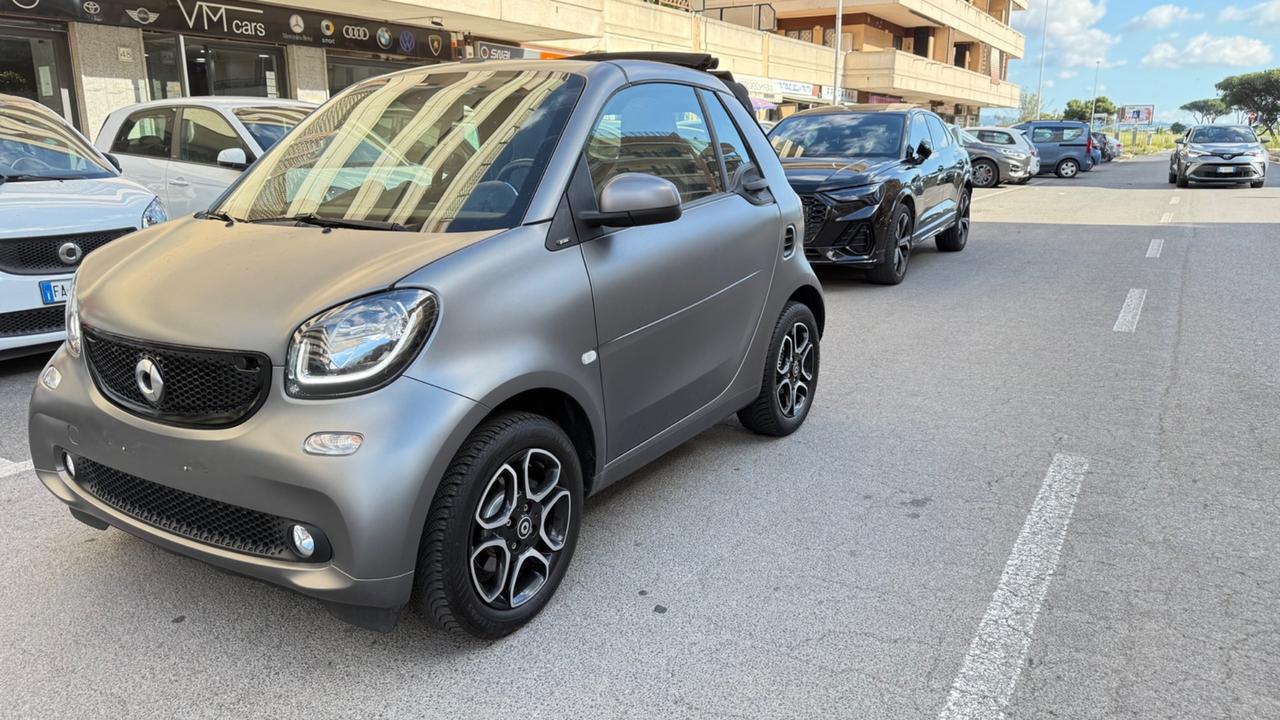 Smart ForTwo 90 0.9 T twinamic cabrio Prime LED NAVI KAMERA BRACCIOLO PELLE CERCHI 16 PDC BLUETOOTH