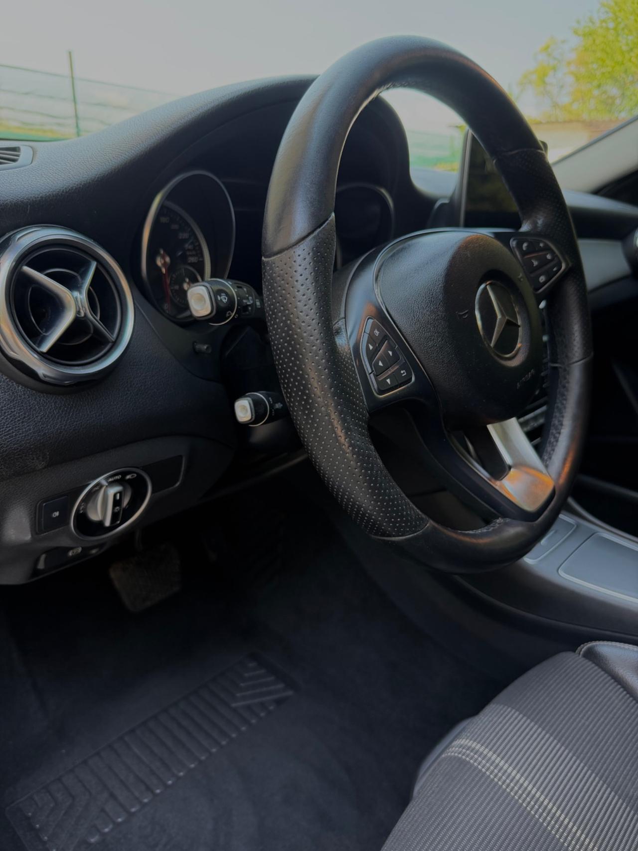 Mercedes-benz GLA 200d Sport FULL TETTO NAVY