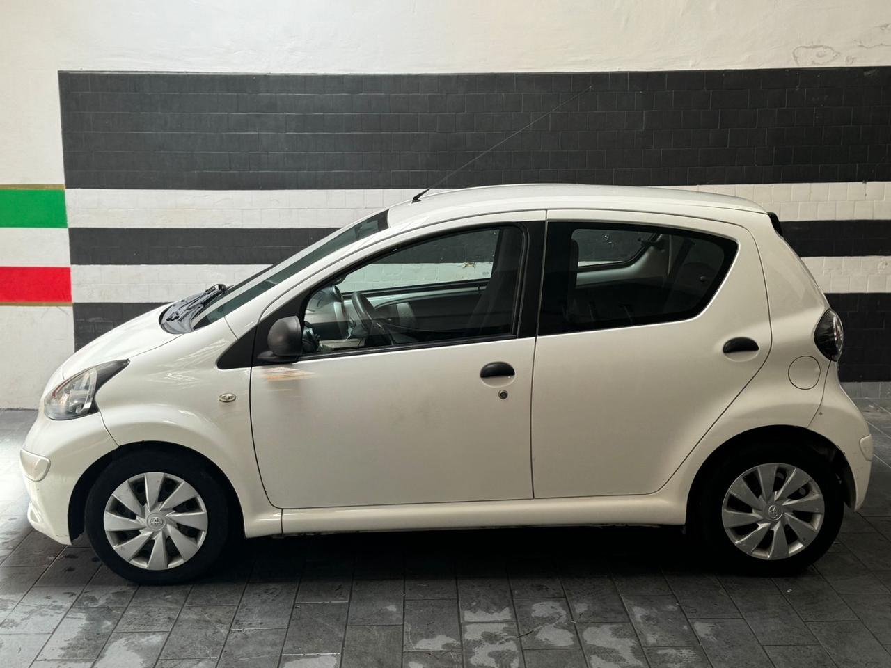 Toyota Aygo 1.0 12V VVT-i 5 porte Lounge Connect MMT
