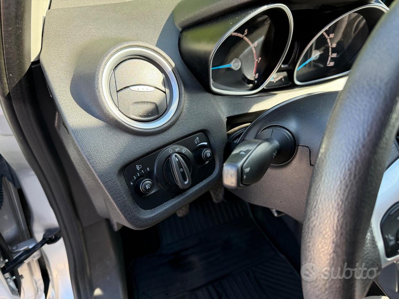 Fiesta 5p 1.0 Trend , neopatentati