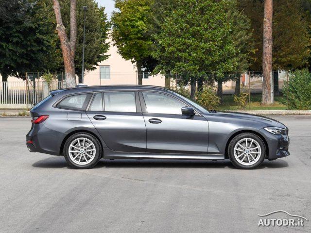 BMW 320 d Touring xDrive Business Advantage SOLO 18000KM!!