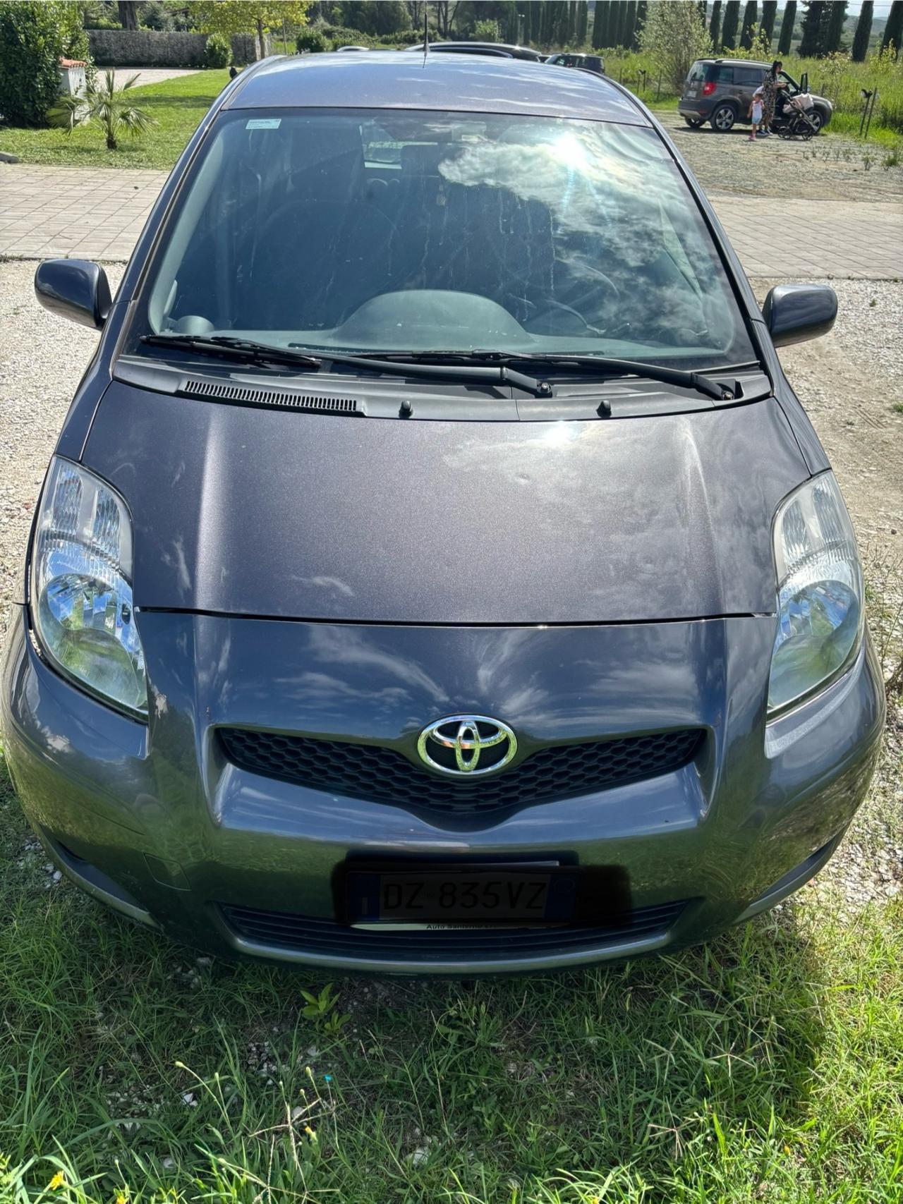 Toyota Yaris 1.3 5 porte Sol neo patentato