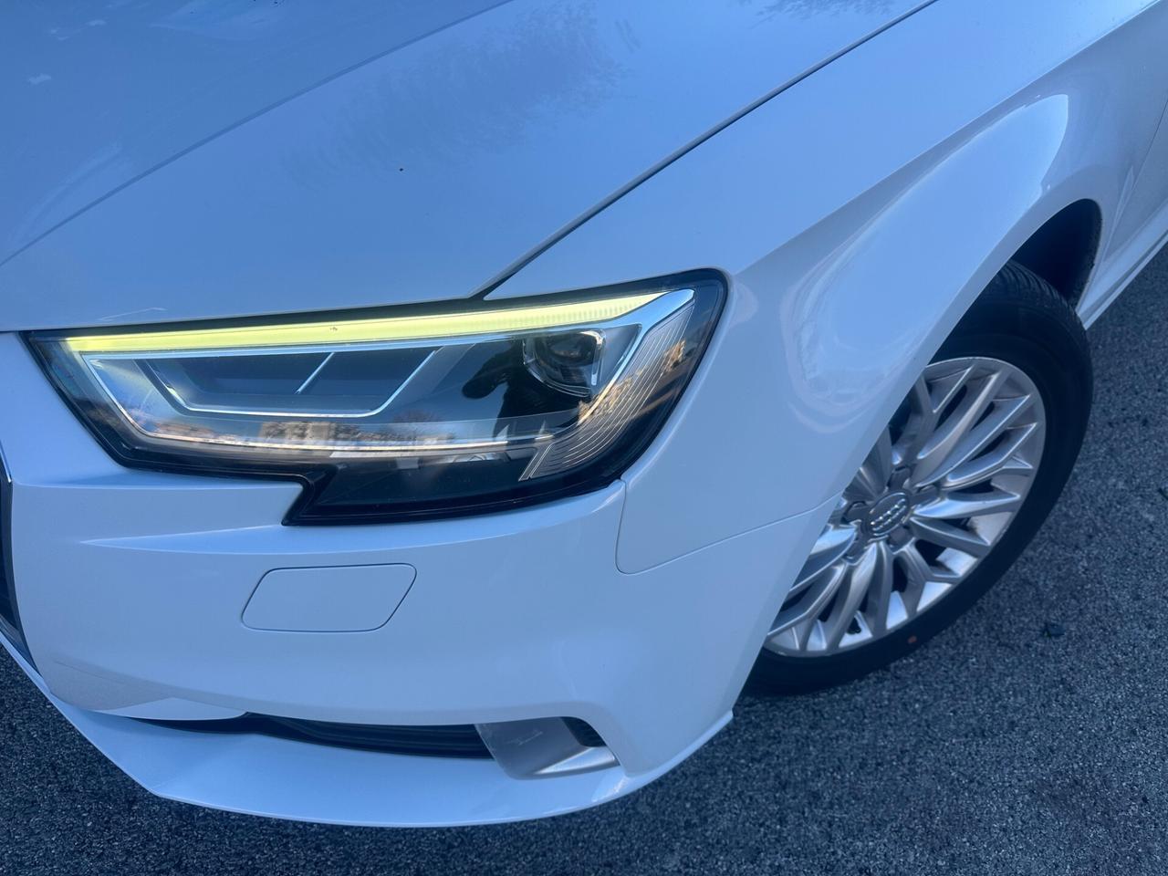 Audi A3 SPB 1.6 TDI/NAVI/LED/SENSORI