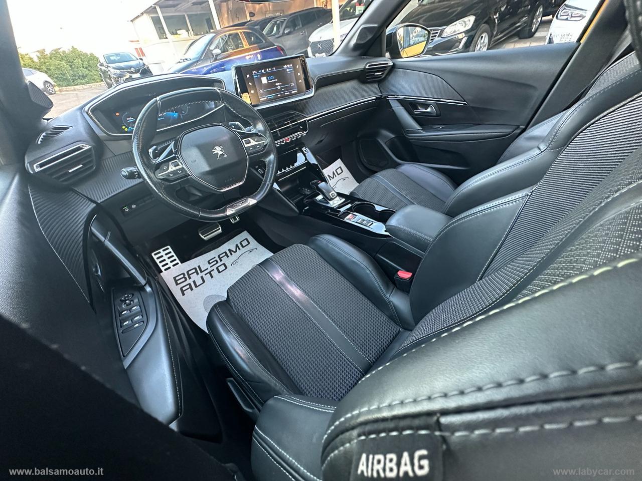PEUGEOT 208 GT Line PANORAMA