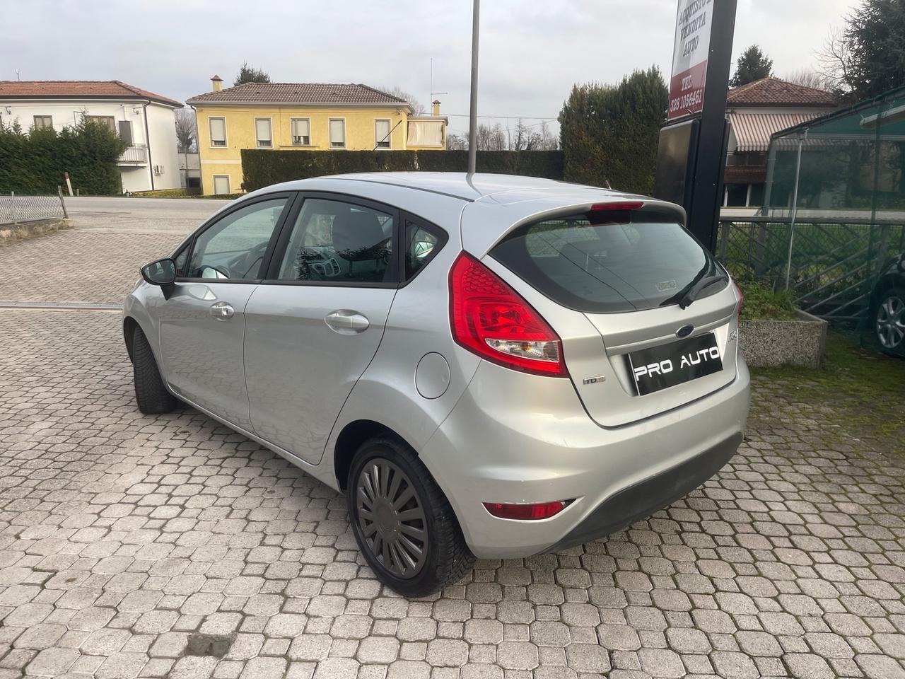 Ford Fiesta 1.6 TDCi 90CV 5 porte DPF Titanium