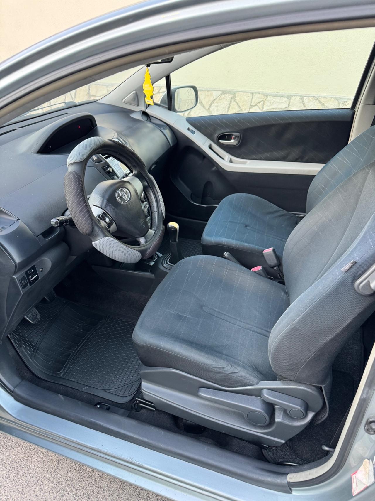 Toyota Yaris 1.3 3 porte unico proprietario