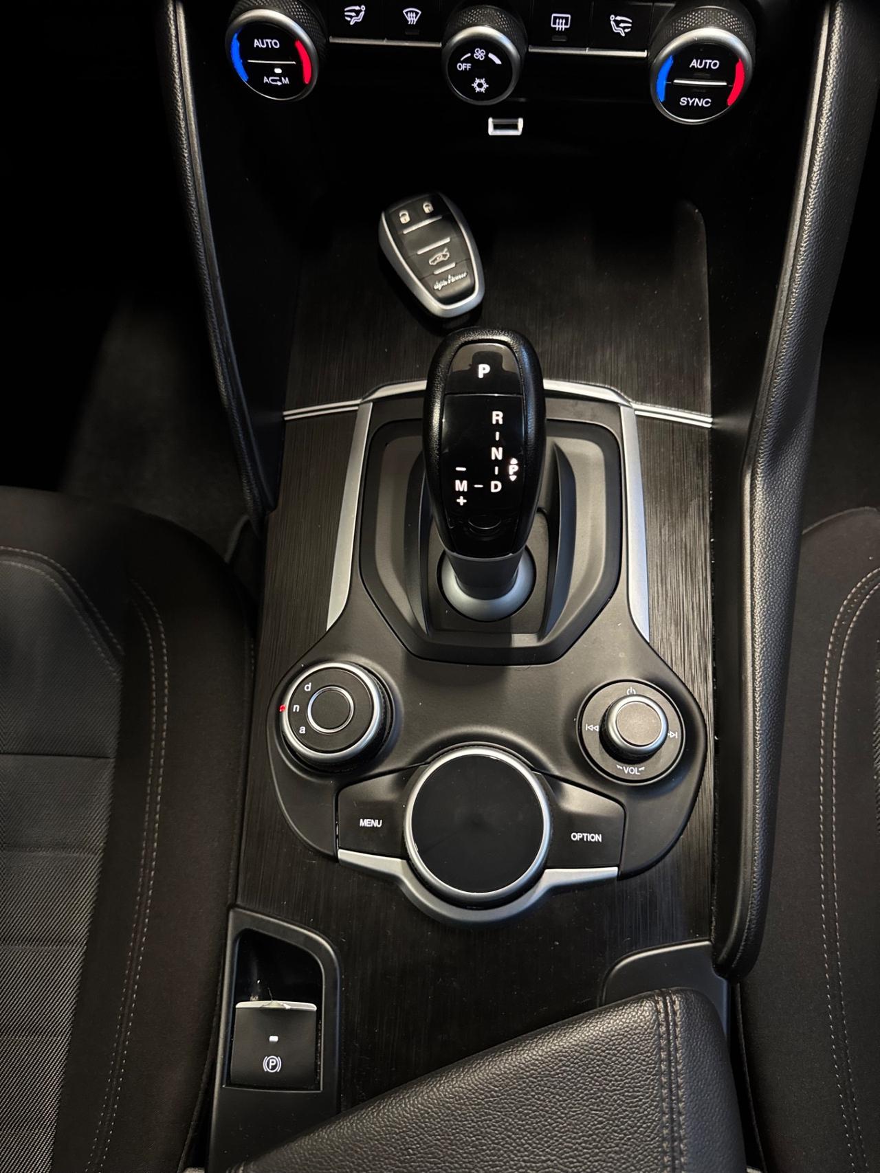 Alfa Romeo Giulia 2.2 Turbodiesel 180 CV Business Sport