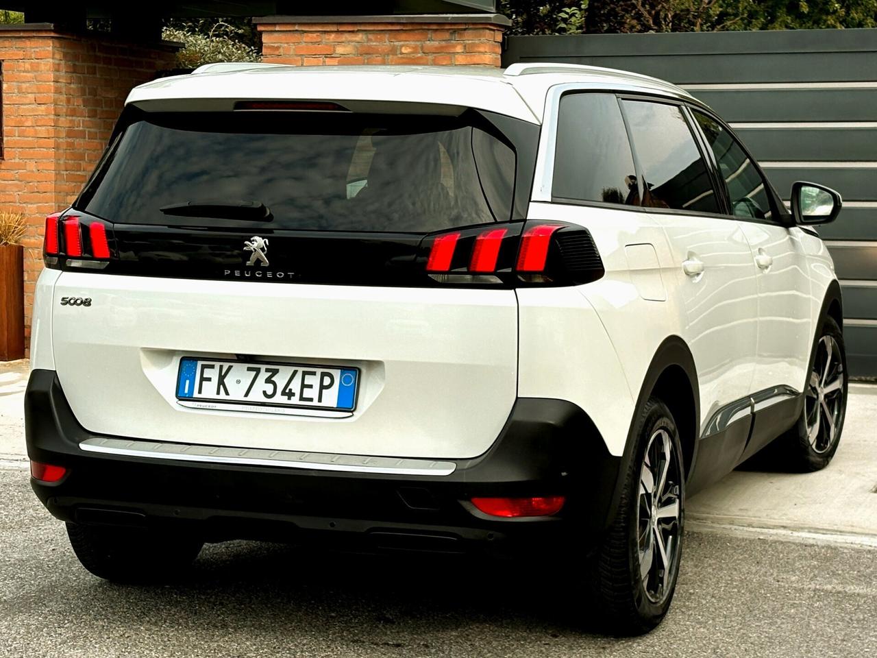 Peugeot 5008 1.6D aut- 7POSTI-U.Propr-Tagl.Peugeot-2017