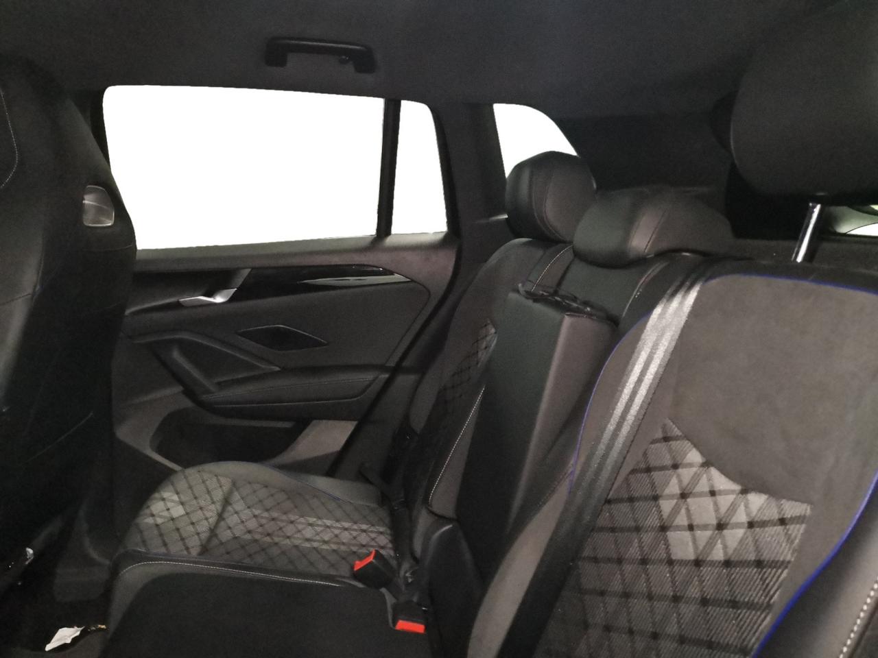 VOLKSWAGEN Tiguan III 2024 - Tiguan 2.0 tdi R-Line 150cv dsg