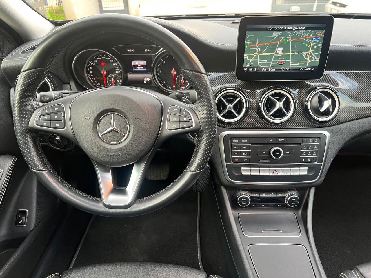 Mercedes-benz GLA 200 d Premium AMG NIGHT EDITION auto LED/TETTO/19;