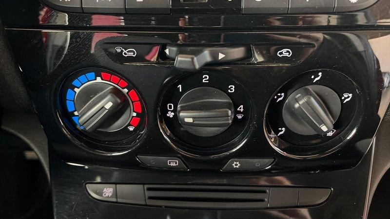 Lancia Ypsilon 1.0 firefly hybrid Gold s&s 70cv 5 Porte 1.0 FireFly Hybrid 70cv Gold S&S