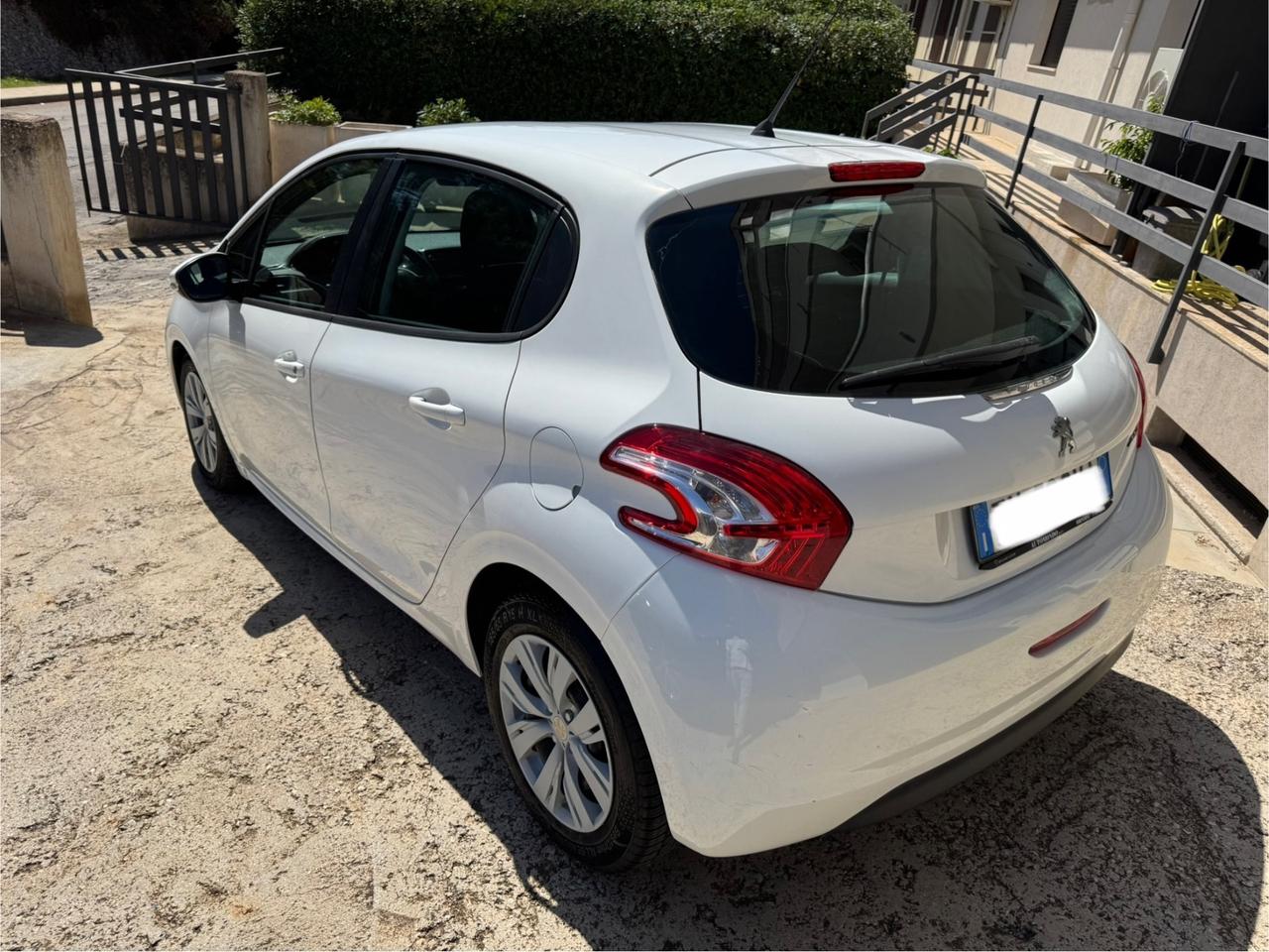 Peugeot 208 1.4 HDi 5 PORTE - PERFETTA - 2014