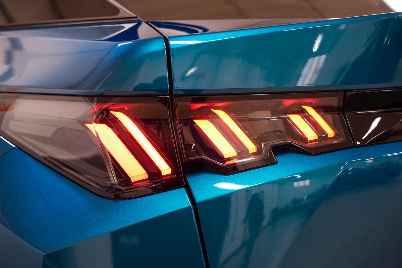 Peugeot 3008 Hybrid 136 e-DCS6 Allure