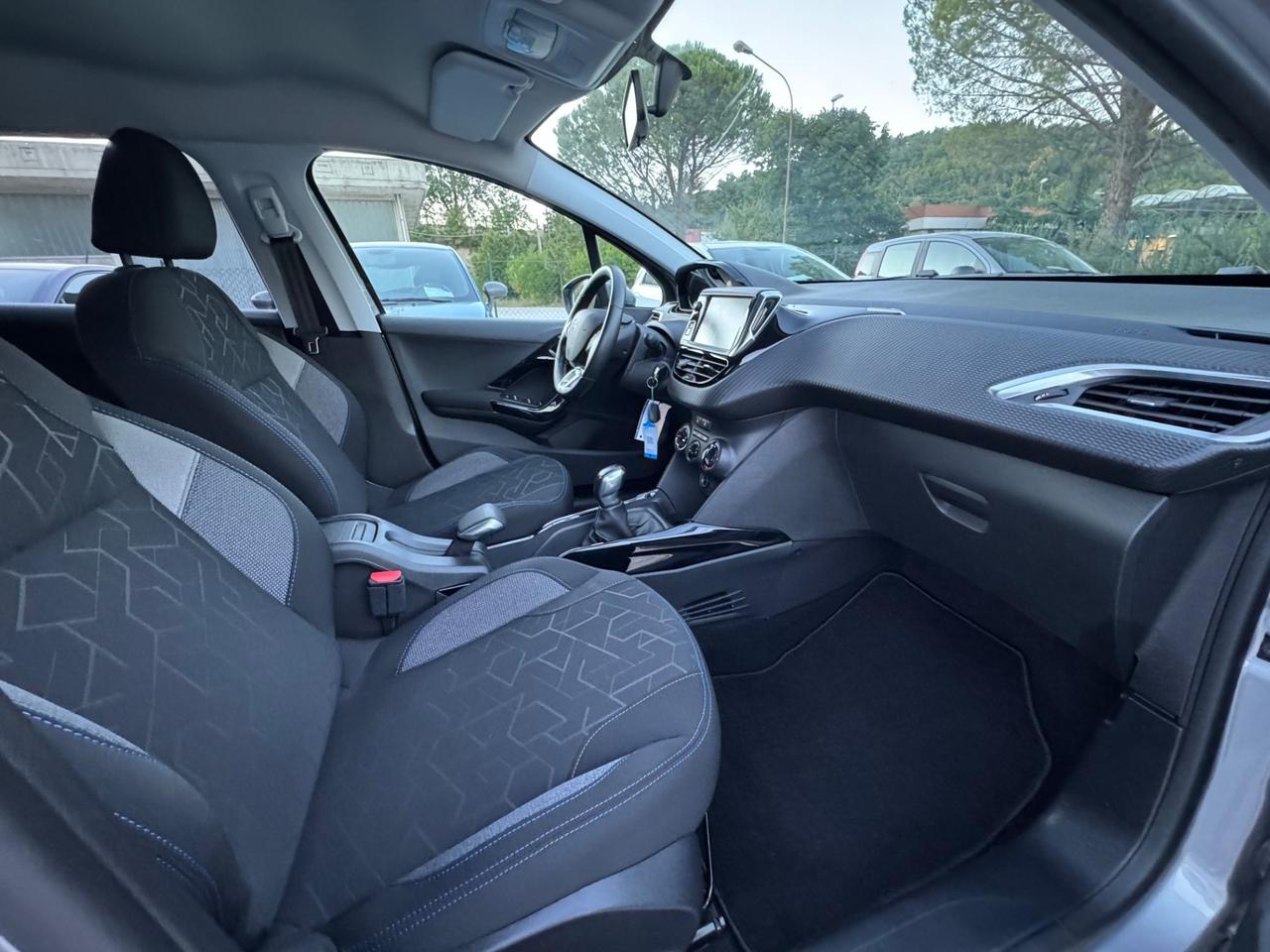 Peugeot 2008 BlueHDi 100 S&S Signature