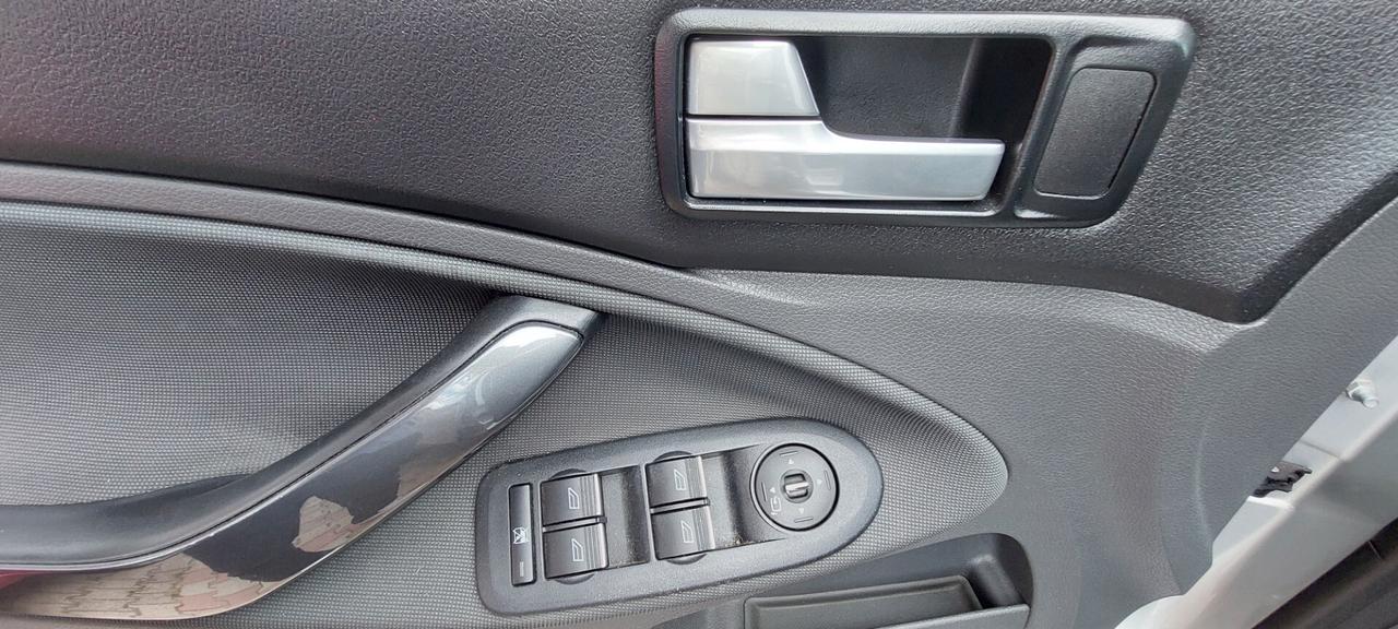 KUGA 2,0 DIESEL 163 CV 4WD 4X4 POWERSHIFT SEDILI ELETTRICI PELLE TELEFONO NAVIGATORE FULL