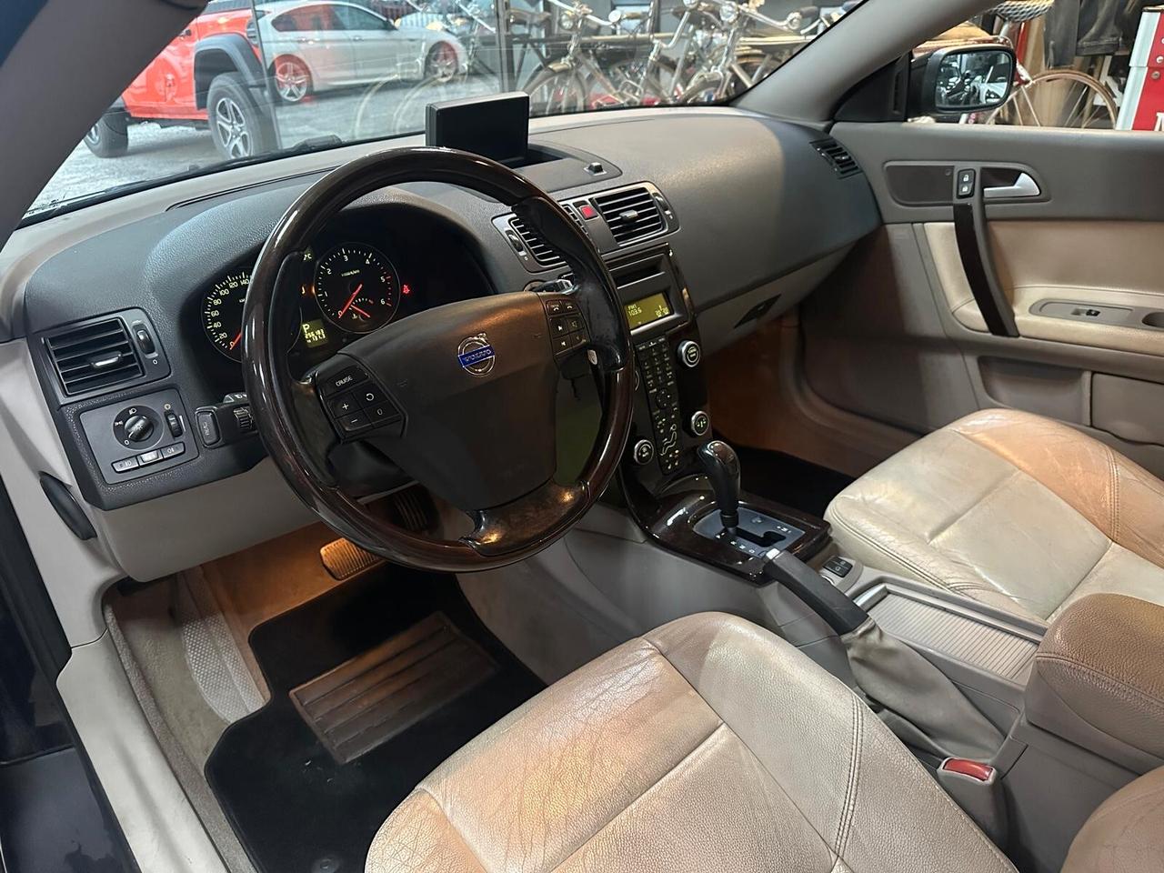 Volvo C70 2.4 D5 20V aut. Momentum TENUTA BENISSIMO
