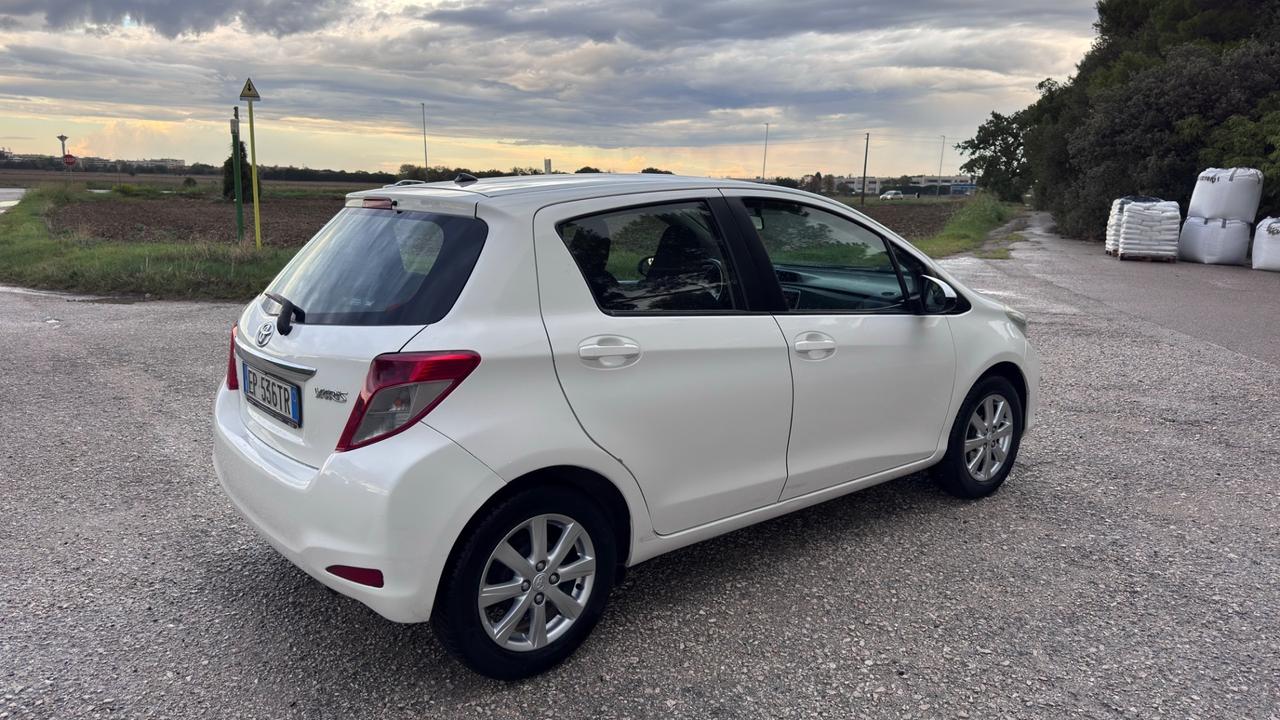 Toyota Yaris 1.0 5 porte