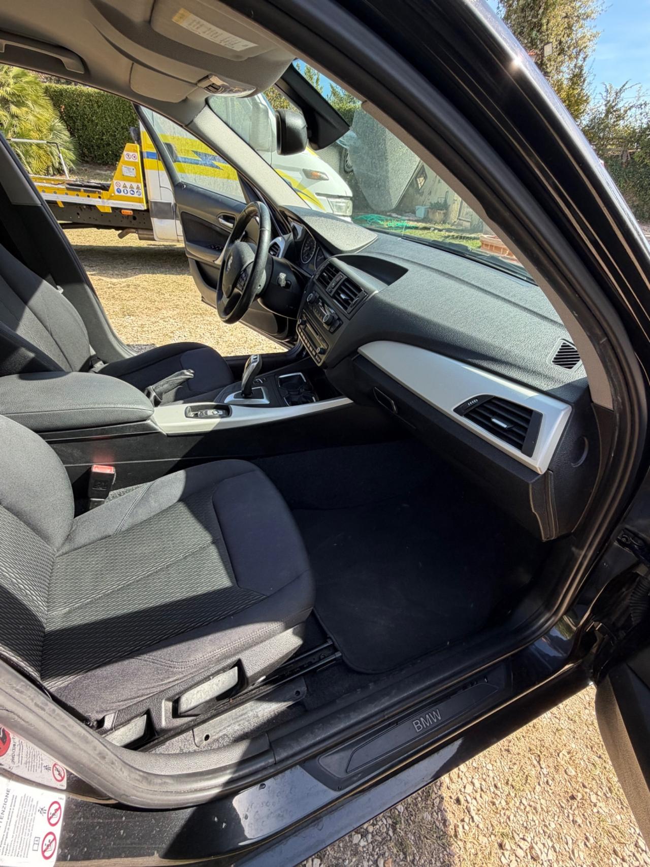 Bmw 116 116d 5p. Urban