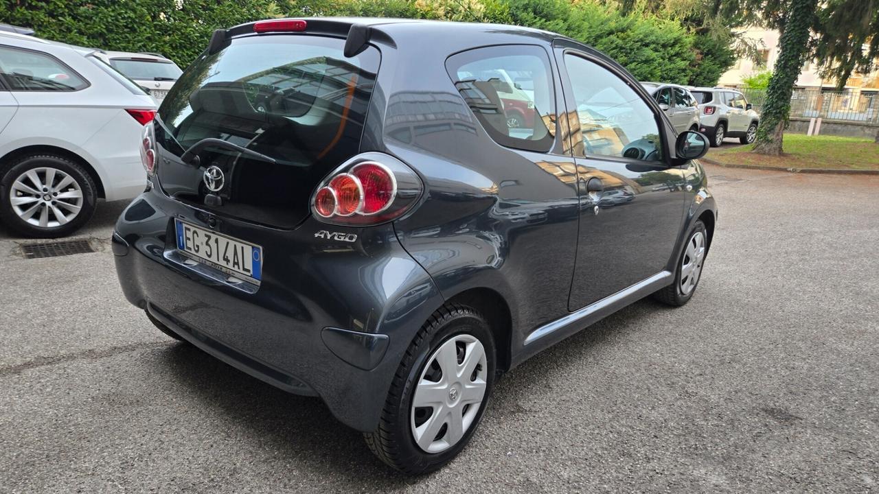 Toyota Aygo 1.0 12V VVT-i 3 porte Now Connect