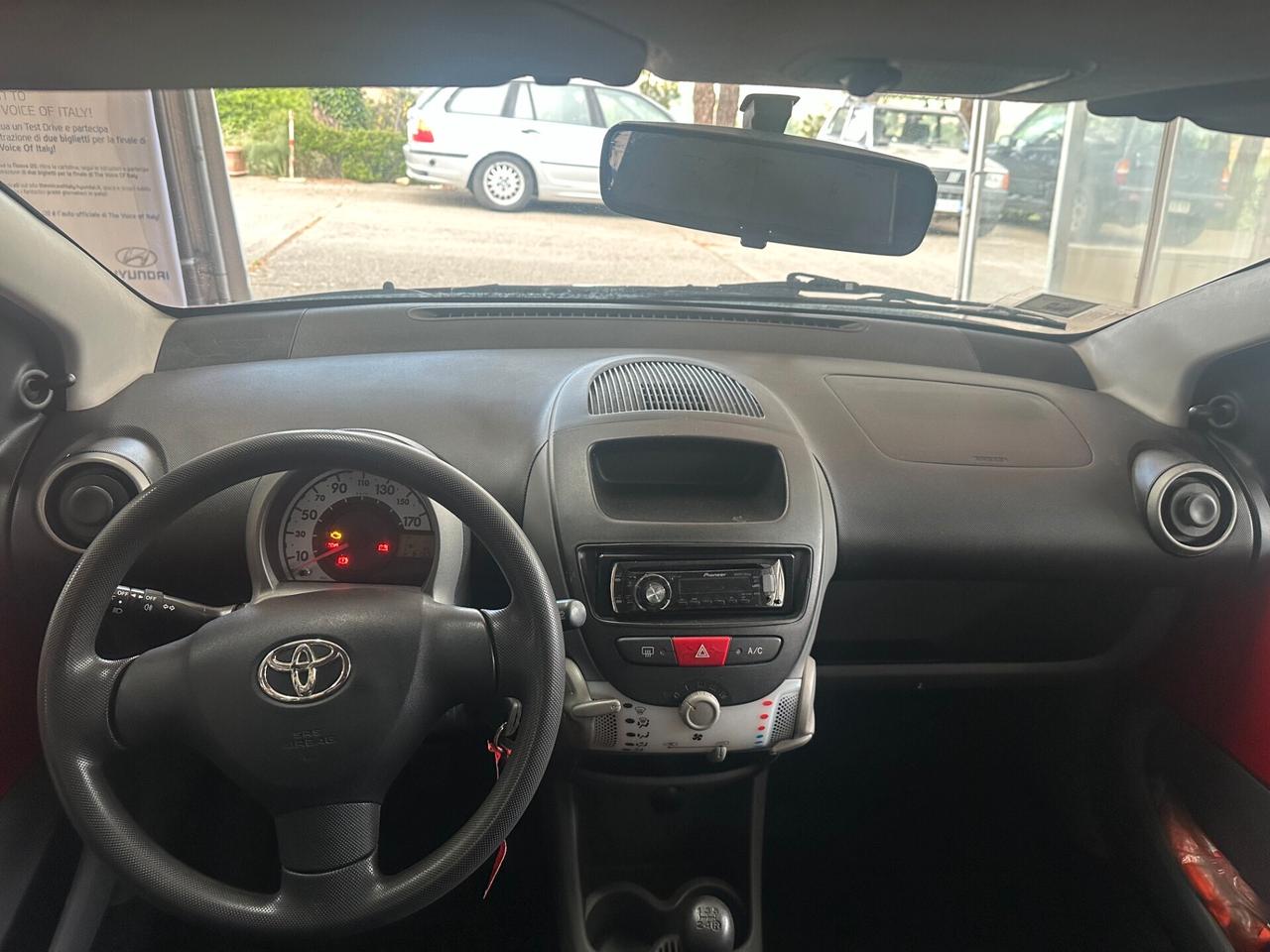 Toyota Aygo 1.0 12V VVT-i 5 porte Sol