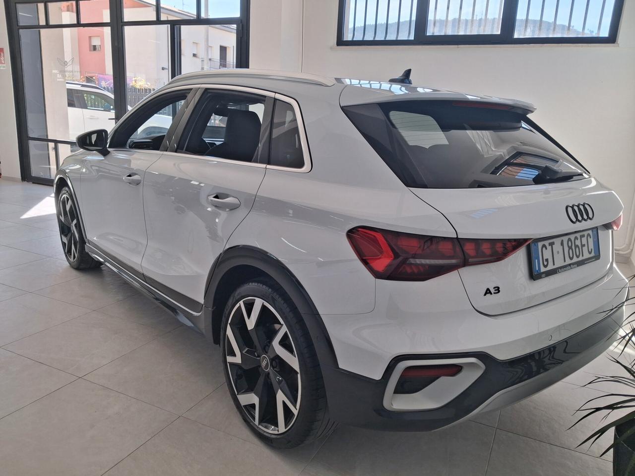 Audi A3 allstreet 35 TDI S tronic Identity Contrast