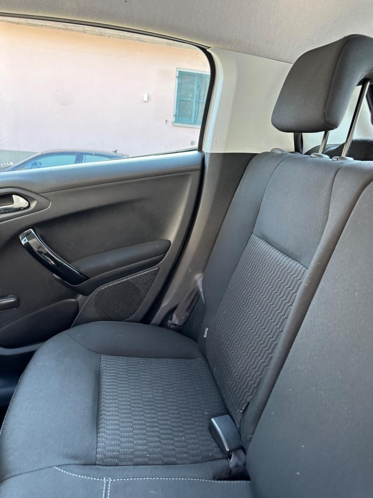Peugeot 208 82 5P ALLURE NEOPAT KMCERT UNICOPR