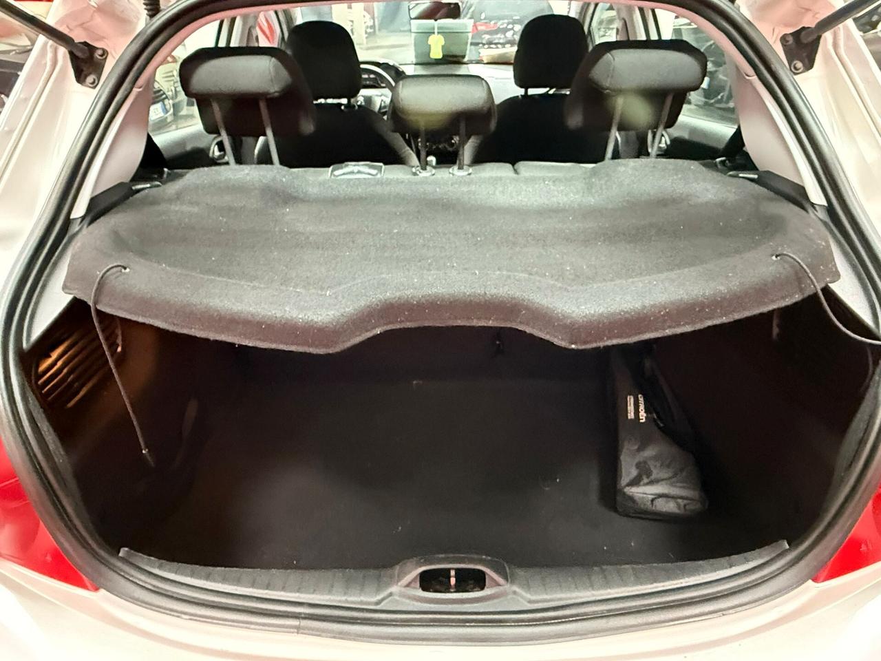 Peugeot 208 1.0 68cv Active - 2014