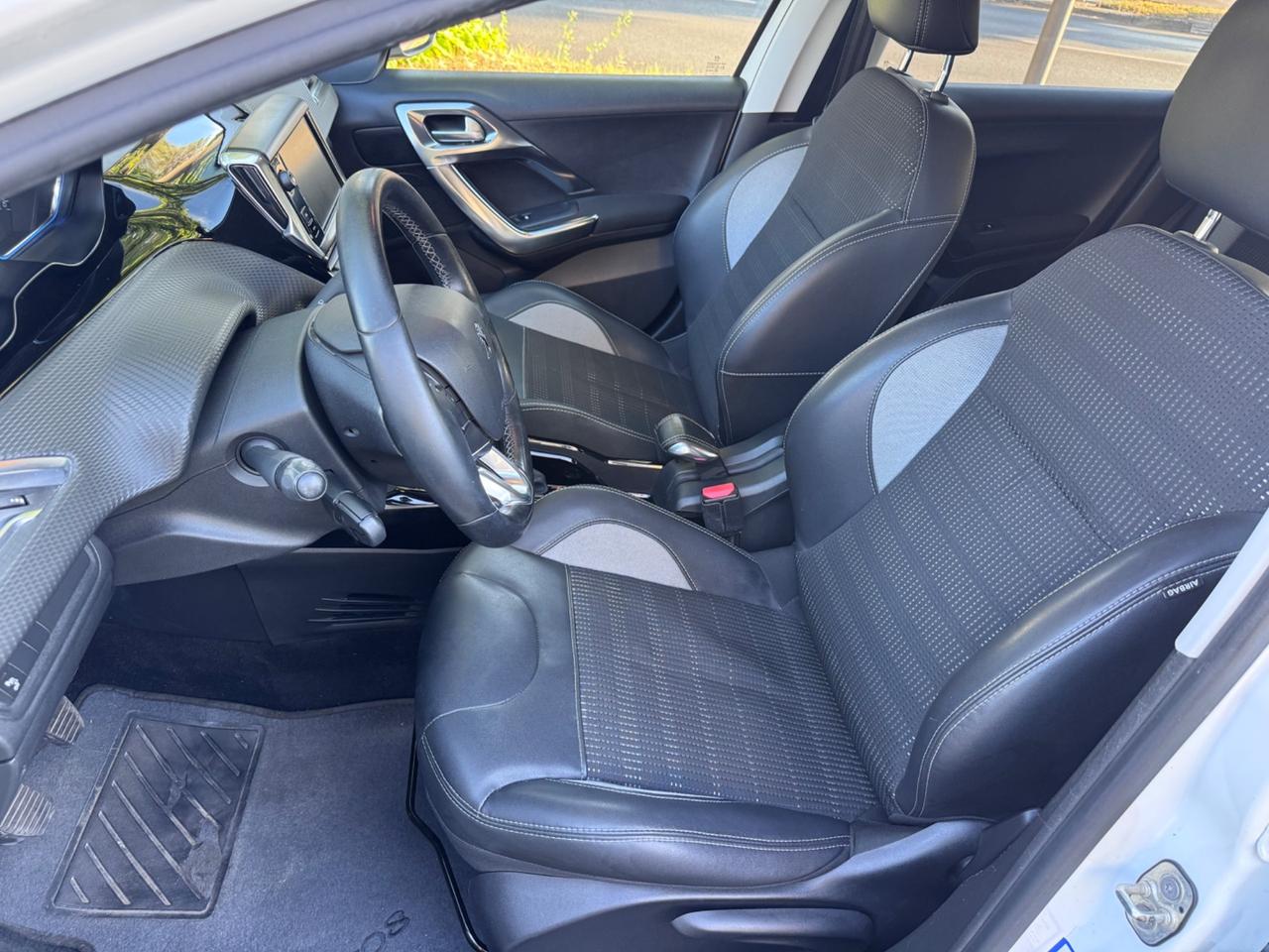 Peugeot 2008 1.6 HDI GT Line neopaten garanzia 12 mesi