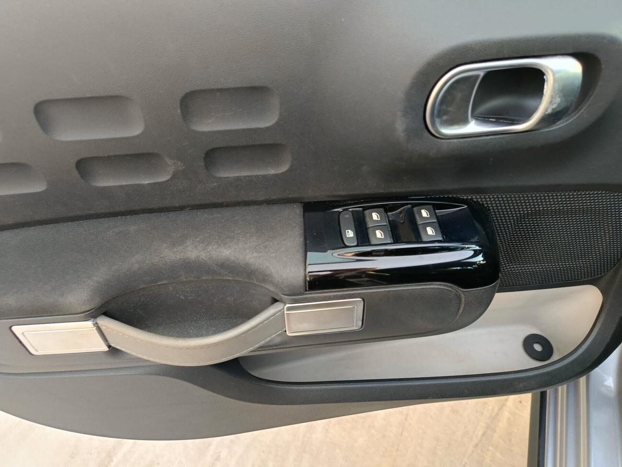 Citroen C3 PureTech 82 GPL Shine