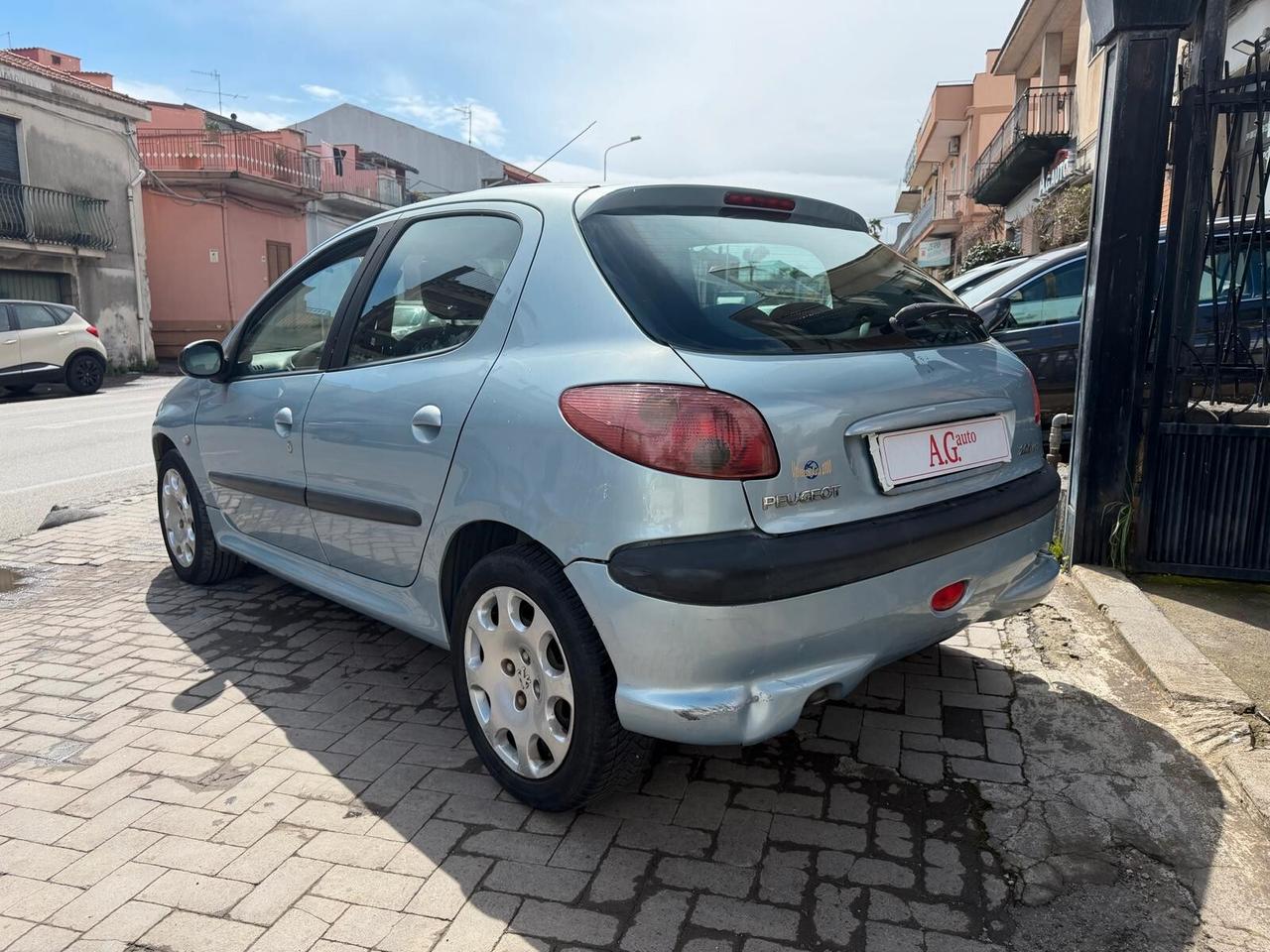 Peugeot 206 1.6 HDi 110cv 5p. XT