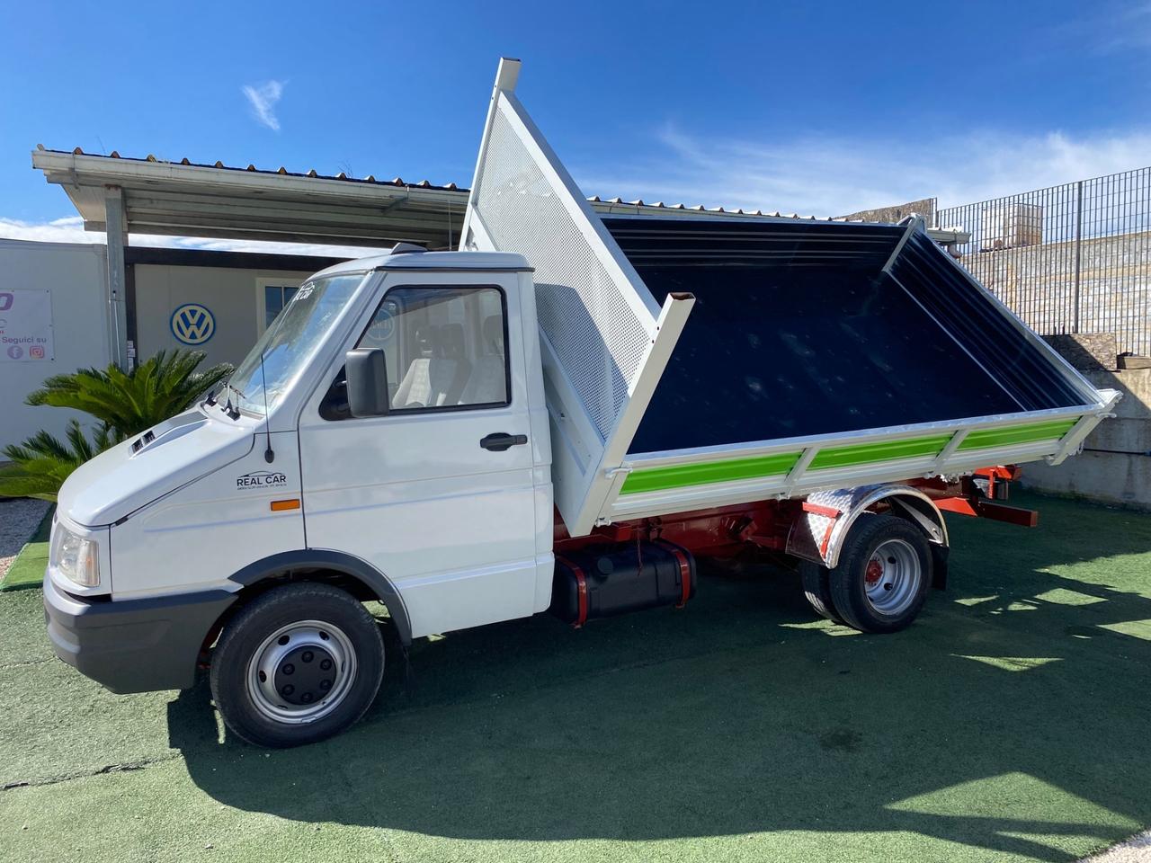 Iveco Daily 35-12 Ribaltabile Trilaterale 3 Posti