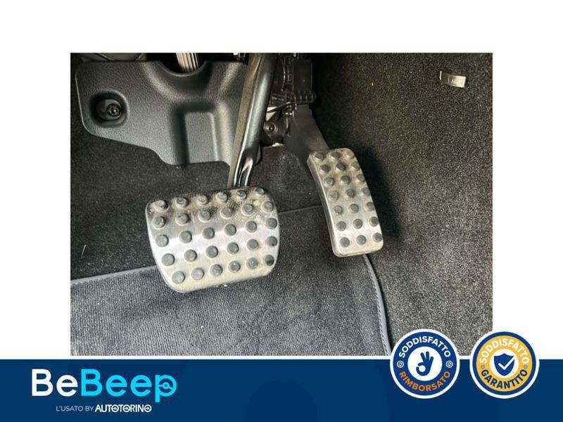 Mercedes-Benz GLA 200 D PREMIUM 4MATIC AUTO