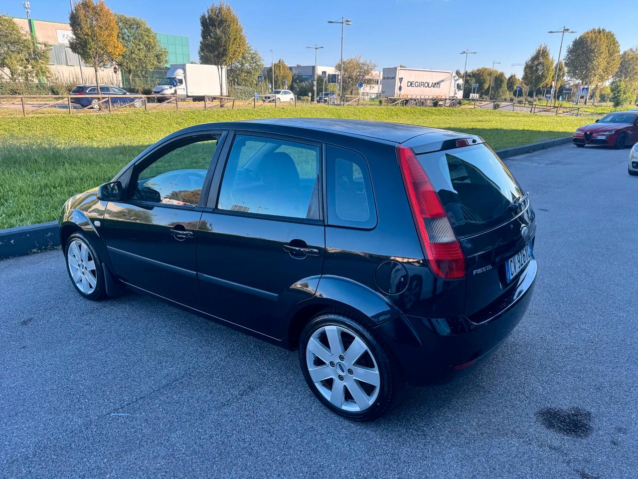 Ford Fiesta 1.4 TDCi 5p. Ambiente Neopatentati