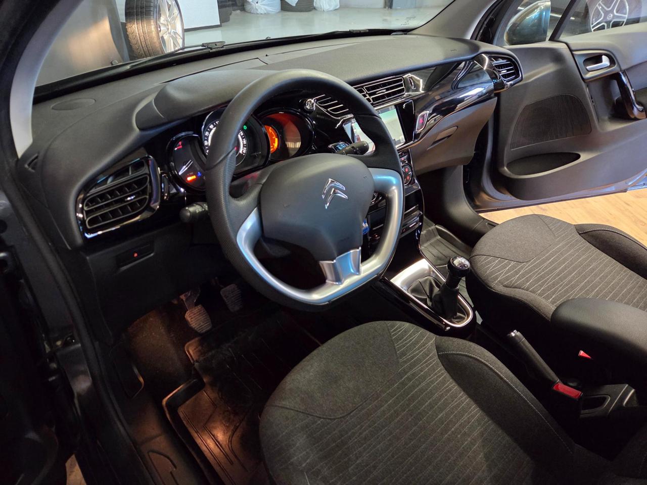 Citroen C3 1.2 puretech Exclusive 82cv E6