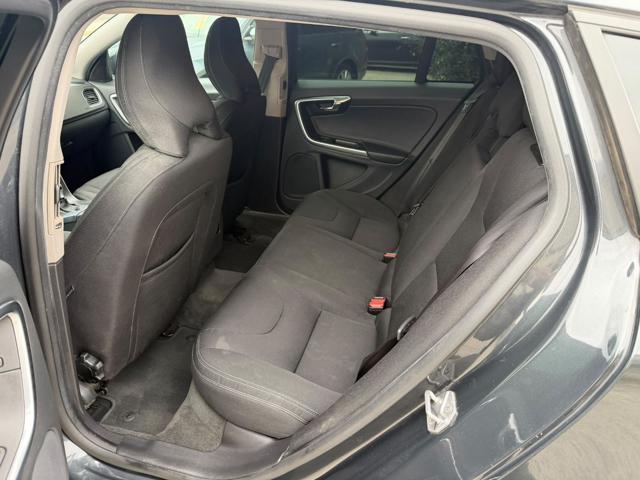 VOLVO V60 D2 Geartronic Momentum