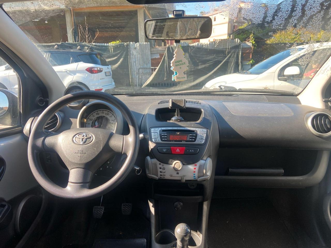 Toyota Aygo 1.0 12V VVT-i 5 porte Orange Connect MMT