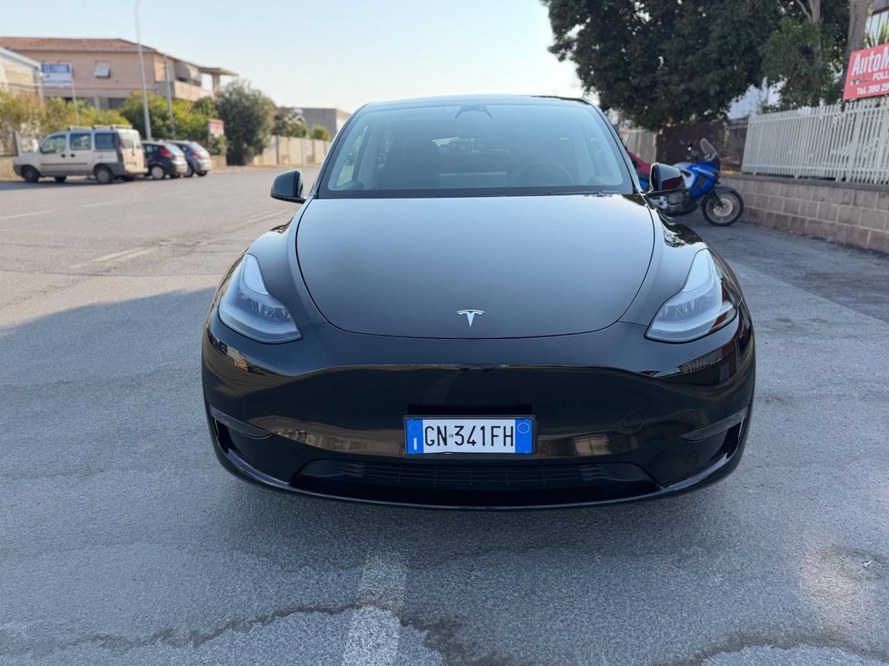 Tesla Model Y AWD Performance