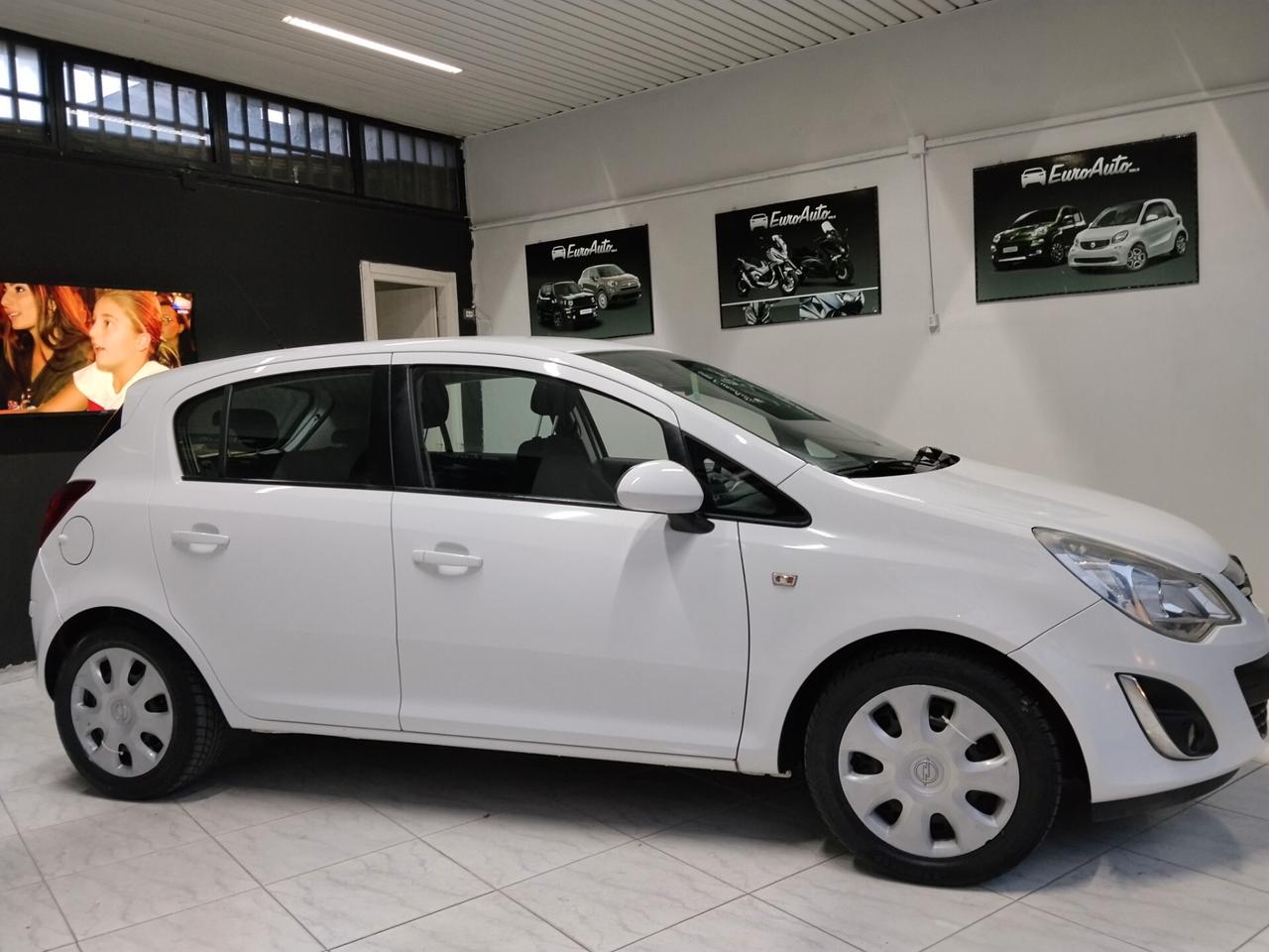 Opel Corsa 1.2 benzina 2011 CON GARANZIA