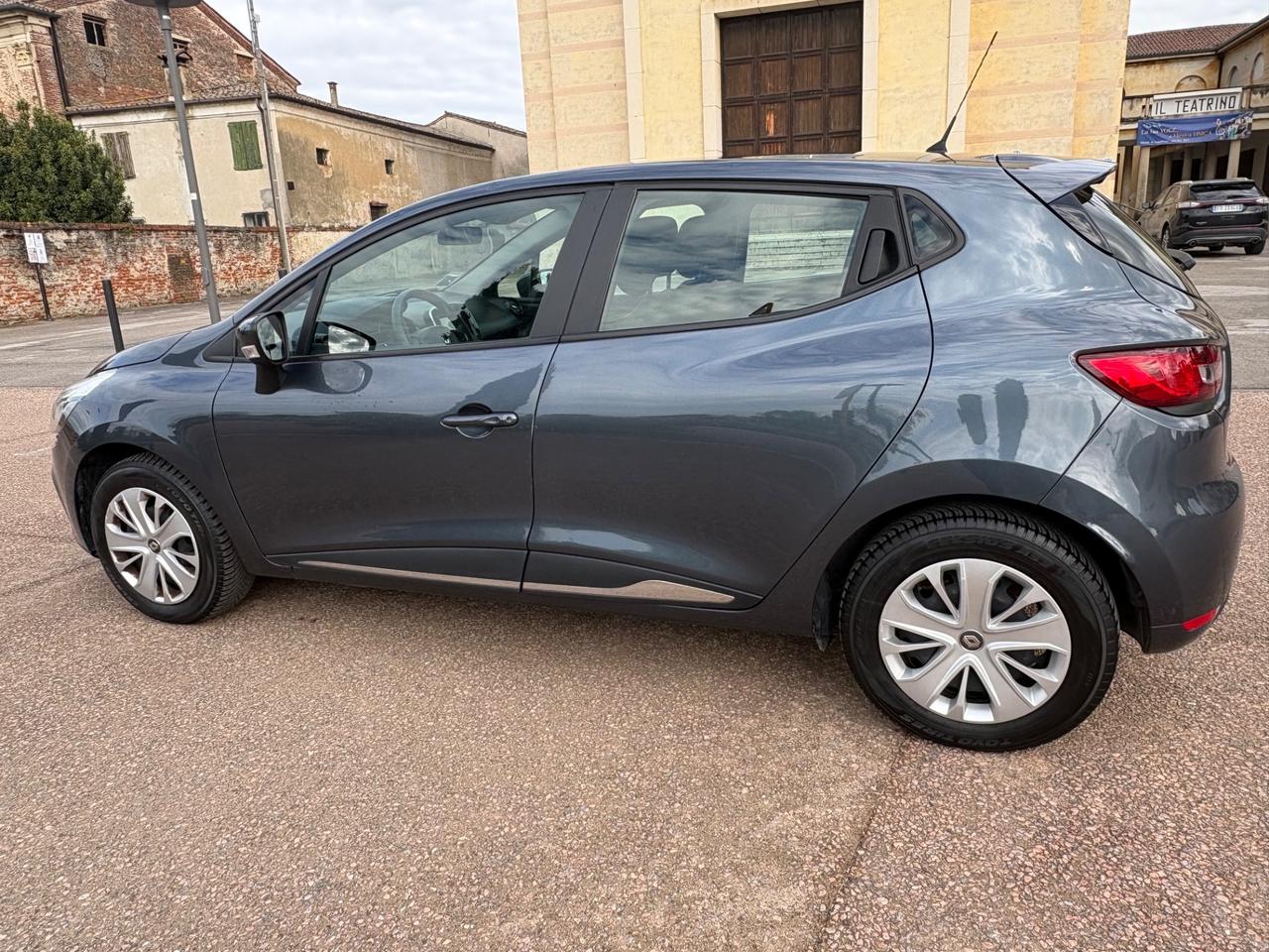 Renault Clio .900..benzina/ GPL anno 2018 km 130