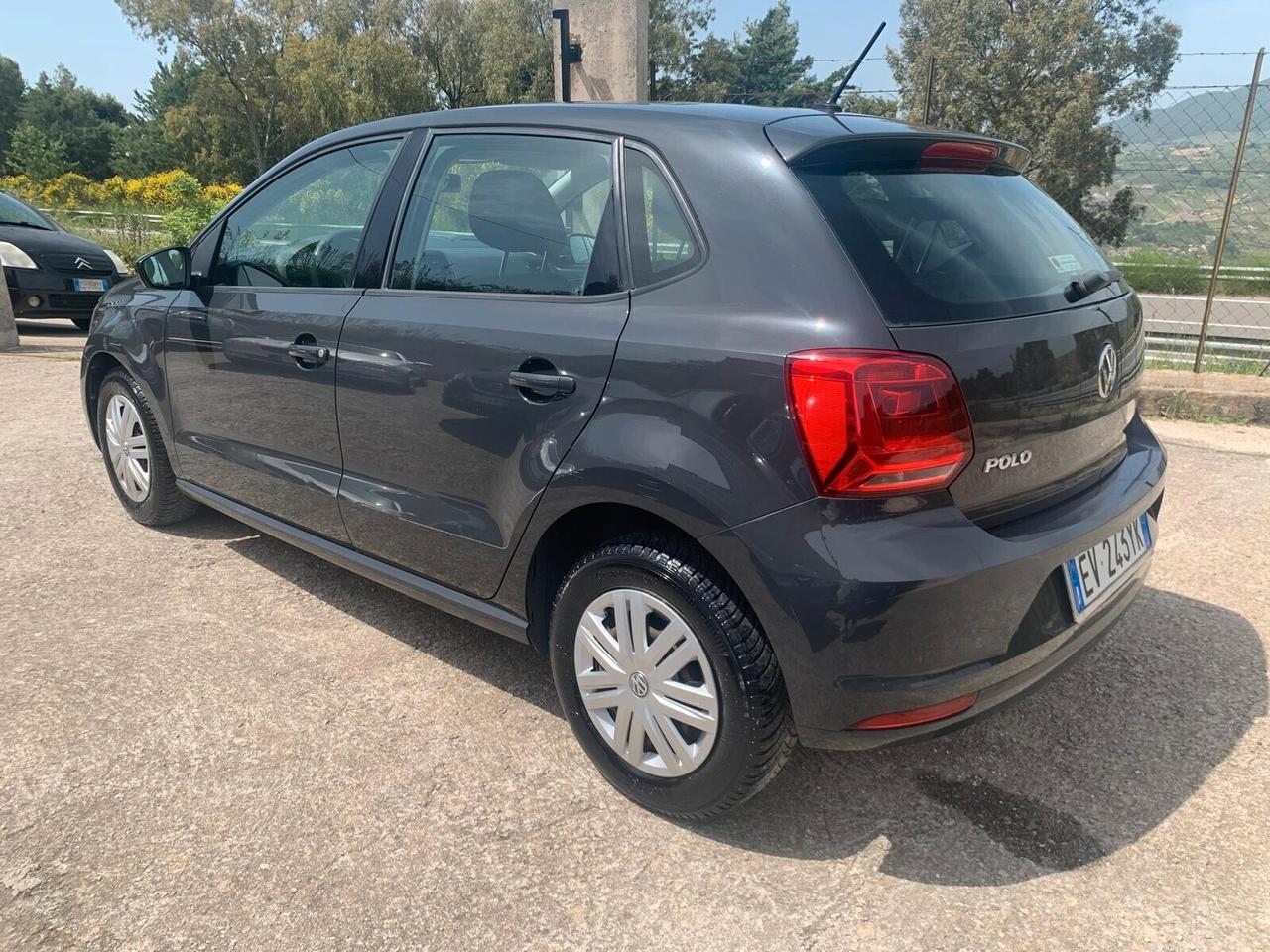 Volkswagen Polo 1.0 MPI 5P Trendline - 2014