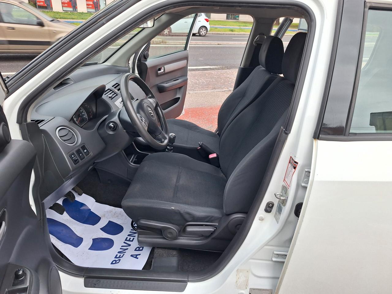 Suzuki Swift 1.3 DDiS 69CV 5PORTE GLX NEOPATENTATI BASSI CONSUMI OTTIMA