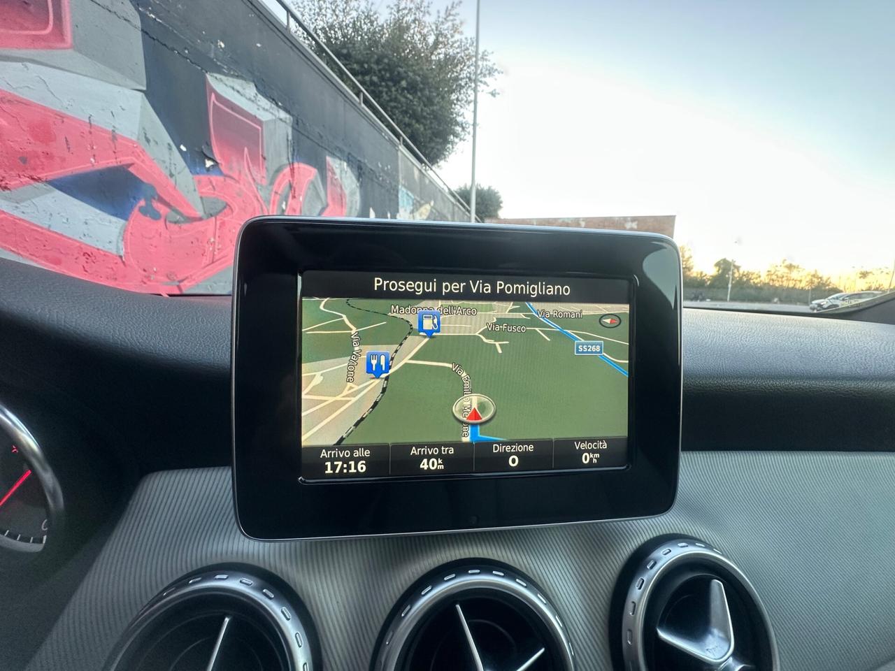 MERCEDES GLA 180 PREMIUM/AUT+TETTO+LED+NAVI+R.CAMERA