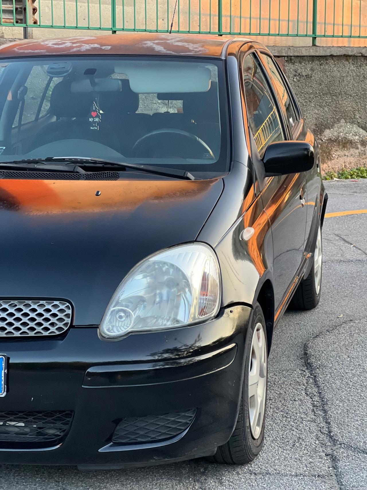 Toyota Yaris 1.4 tdi D-4D cat 5 porte carozzeria sbiadita