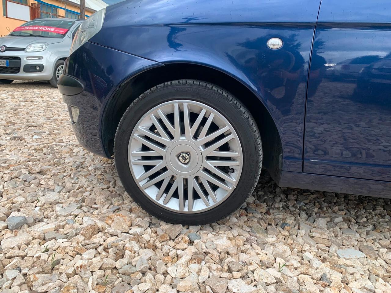 Lancia Ypsilon 1.4 16V Platino