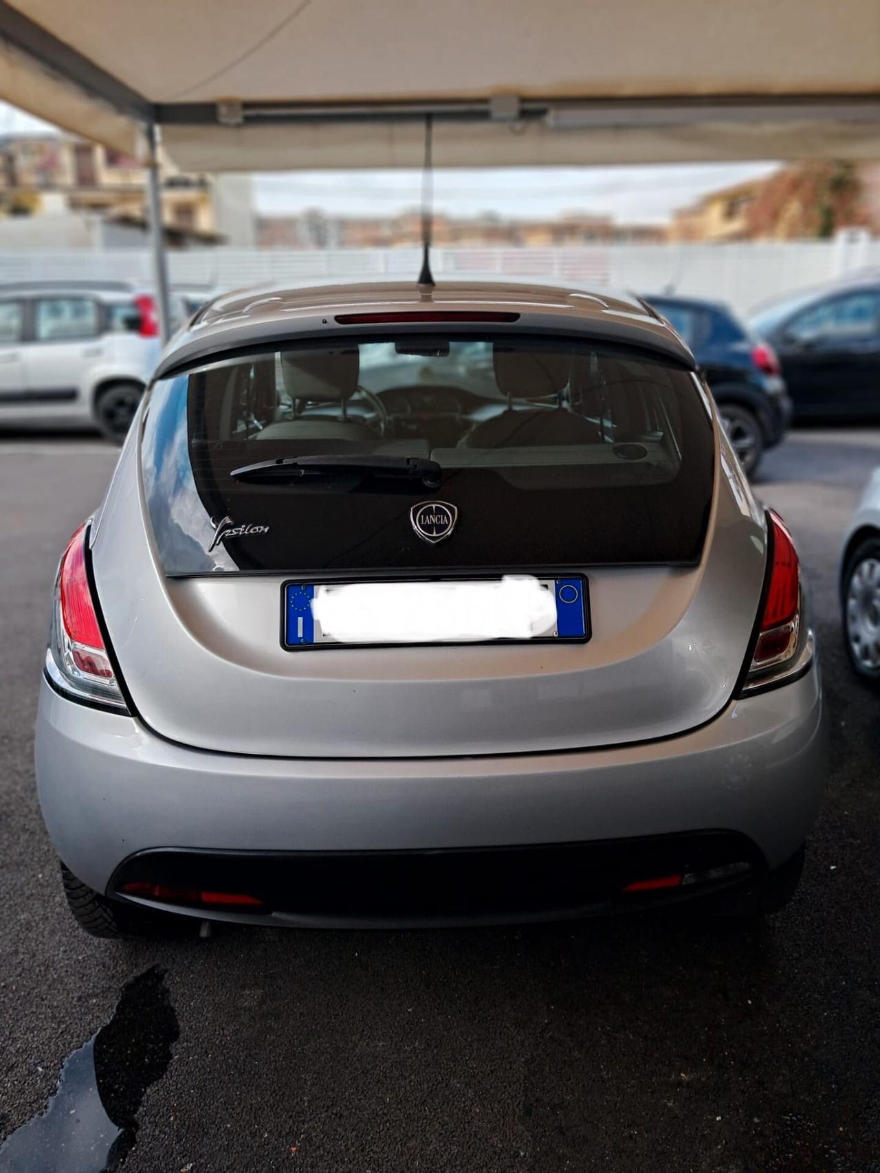 Lancia Ypsilon 1.2 69 CV 5 porte Silver