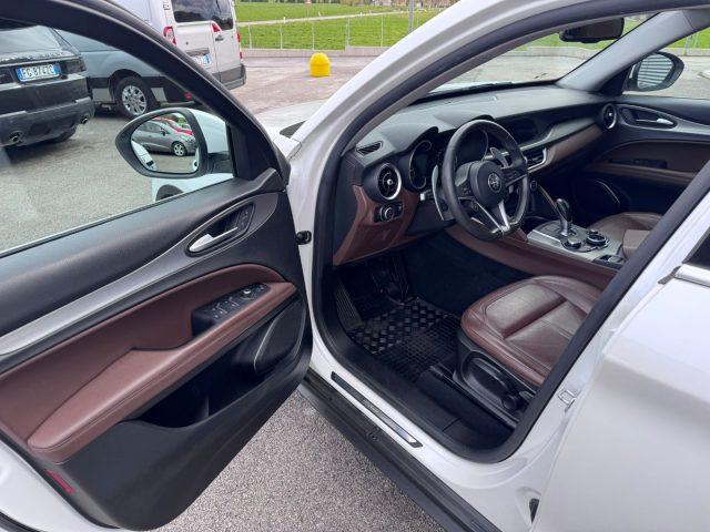 ALFA ROMEO Stelvio 2.2 Turbodiesel perla 210 CV AT8 Q4 Super 4x4 4WD