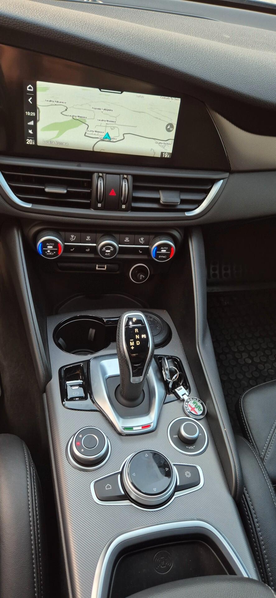 Alfa Romeo Giulia 2.2 TDi 210 CV AT8 AWD Q4 Veloce