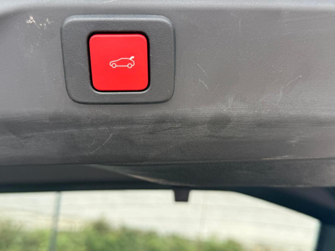 PEUGEOT 3008 2025 Hybrid 136 e-DCS6 GT 17000KM