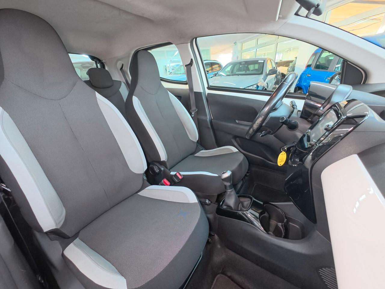Toyota Aygo 1.0 VVT-i 69 CV 5 porte x-cool